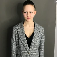 Gambar Profil DevonaBlythe