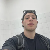 Simonsimione's Profile Pic