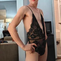 Gaysianfuckdoll's Avatar Pic