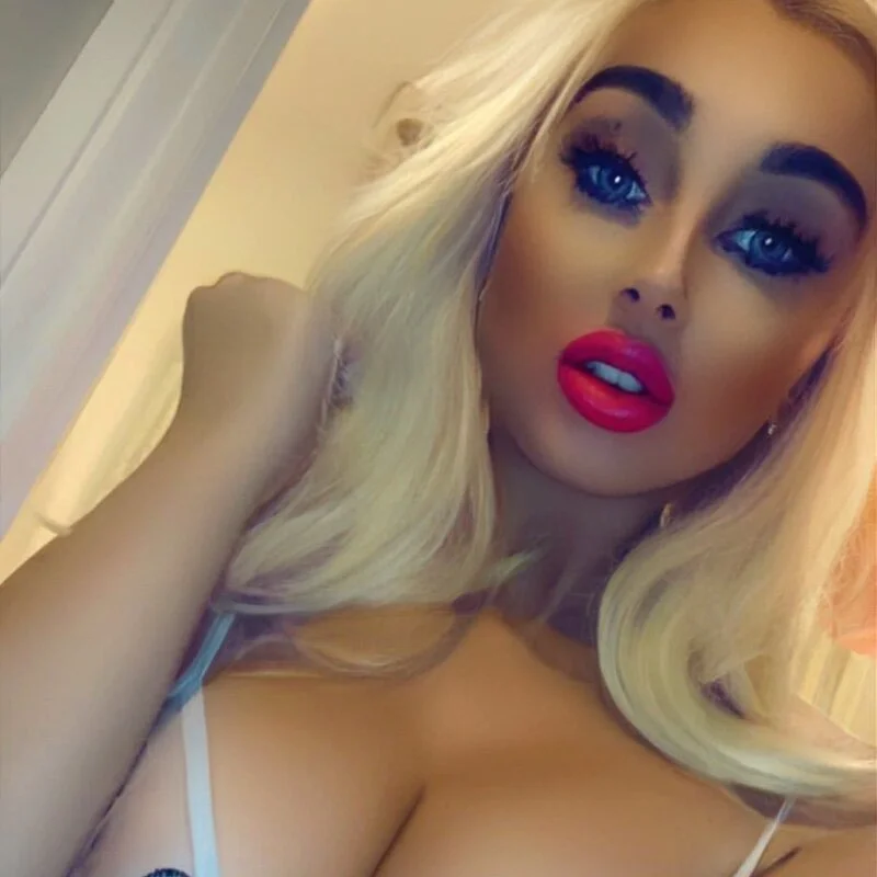 BlondieBarbieBabe