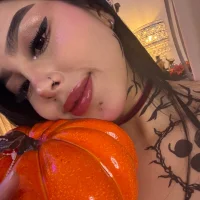 Helena_Whaite's Avatar Pic