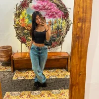 ariblush's Profile Pic