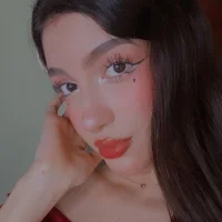 Emily-hottson Adlı Modelin Avatarı