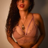 VIOLETTA_SUMMER's Profile Pic