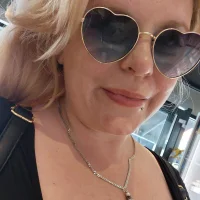 pinkieMilfPUSY's Avatar Pic