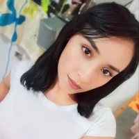 JennyeCam's Profile Pic