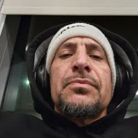 Slika avatara modela RM_Discov3ri3z