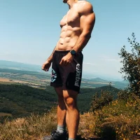 BrokenToPieces 的個人資料圖片