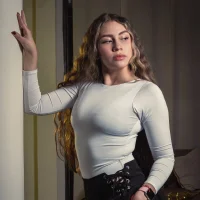 Alessia_Cruz