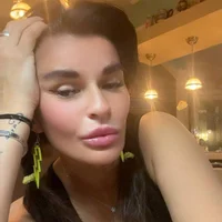 RikaCoutts 아바타 사진