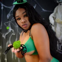 SophieSinclair's Avatar Pic