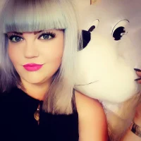 Darllenia's Avatar Pic