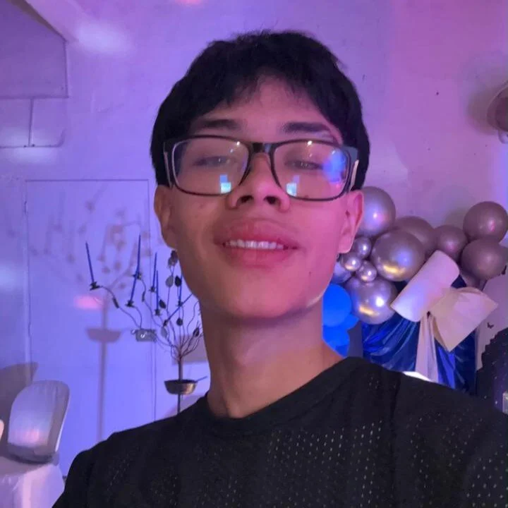 Andrew16__Re Stripchat profile image