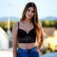 neiva_queen Φωτ, Προφίλ