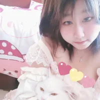 Emolloyds's Profile Pic
