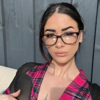 kittyqueen98's Profile Pic