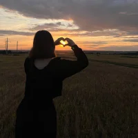 SharriDobes 頭像圖片