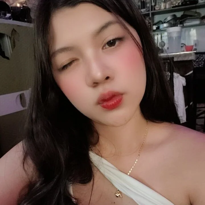 divine_hirara profile photo