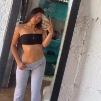 anny_arias's Profile Pic