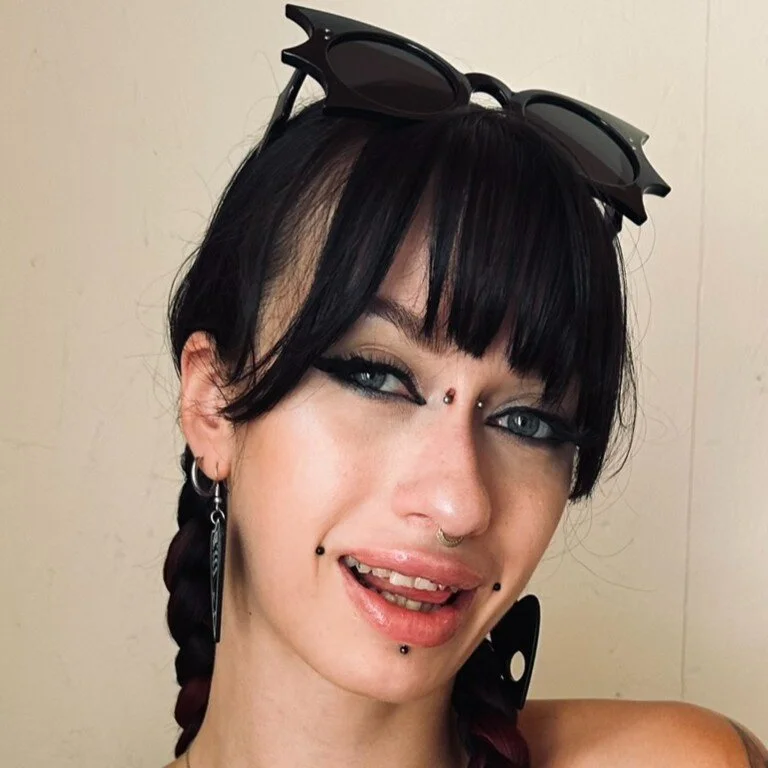 Lilith_dark_off profile photo
