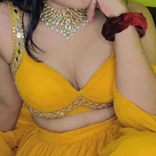 hoti_Komal