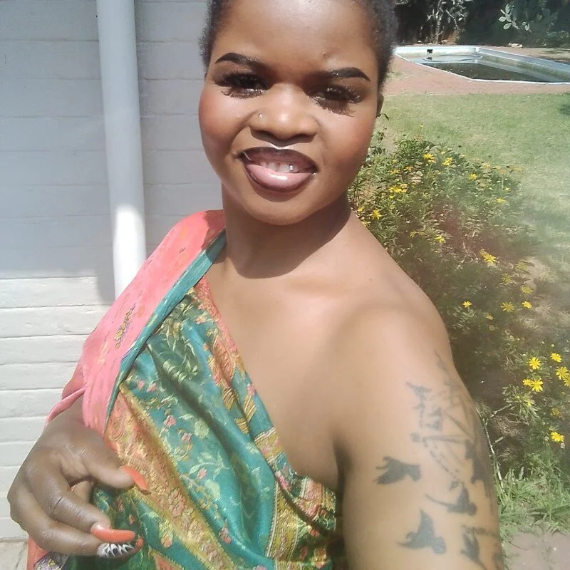 RoundaAssx22 live cam profile