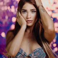 cristasworldxoxo Adlı Modelin Avatarı