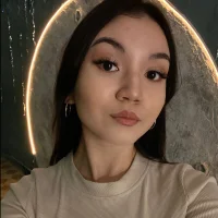 LucettaBetter Φωτ, Προφίλ