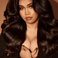 Slika avatara modela hugecelestina