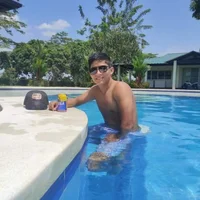 OliverShy's Profile Pic