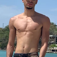 MixedRaceBritStr8 Φωτ, Προφίλ