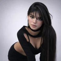 Chlloe_larsonLive Webcam