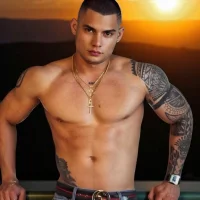 Santiagoxxxl@xh's Avatar Pic