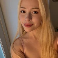 rose_blush's Avatar Pic