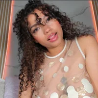 KellyAmbaris' Avatar Pic