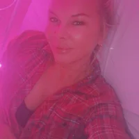 JuliaPeachh's Profile Pic