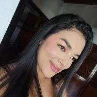 celestee-hiiton Φωτ, Προφίλ