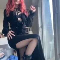 BellaBaxter's Profile Pic