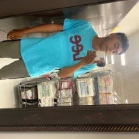 comemoz's Profile Pic