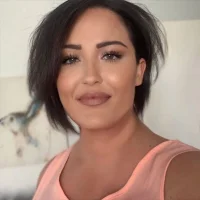 MissQueenBee-69's Profile Pic