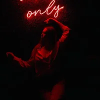 sawayama Φωτ, Προφίλ