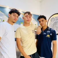 VERY_HOT_GUYS Gambar Avatar