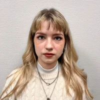 SallyLovet's Profile Pic