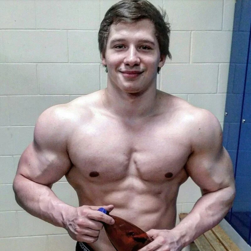 LionEdwin live cam profile