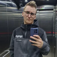 Eroboy18's Profile Pic