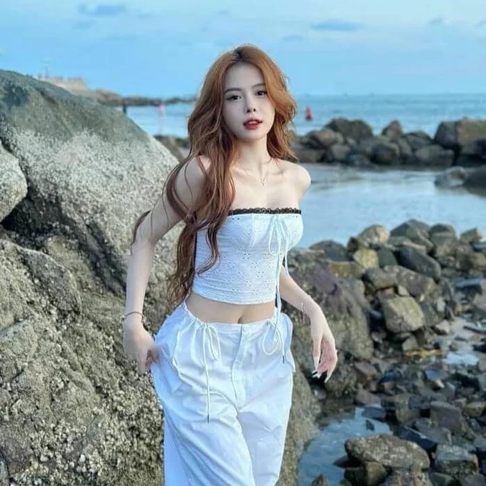 Caniroom_bia live cam profile