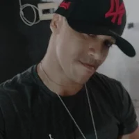 Derlon's Profile Pic