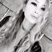 EssaMoon's Profile Pic