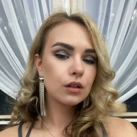 VikkyQueenn's Avatar Pic