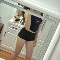 AnnaLaz-6868's Profile Pic